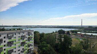 Spacious 2-bedroom apartment with balcony, masonry core and beautiful view - just move in!