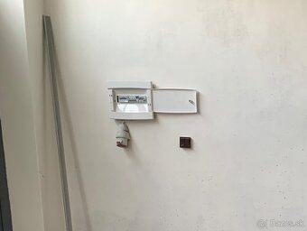 Wynajmę dużą przestrzeń garażową / magazynową o powierzchni 40 m² - D