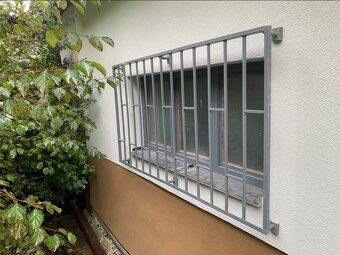 Wynajmę dużą przestrzeń garażową / magazynową o powierzchni 40 m² - D