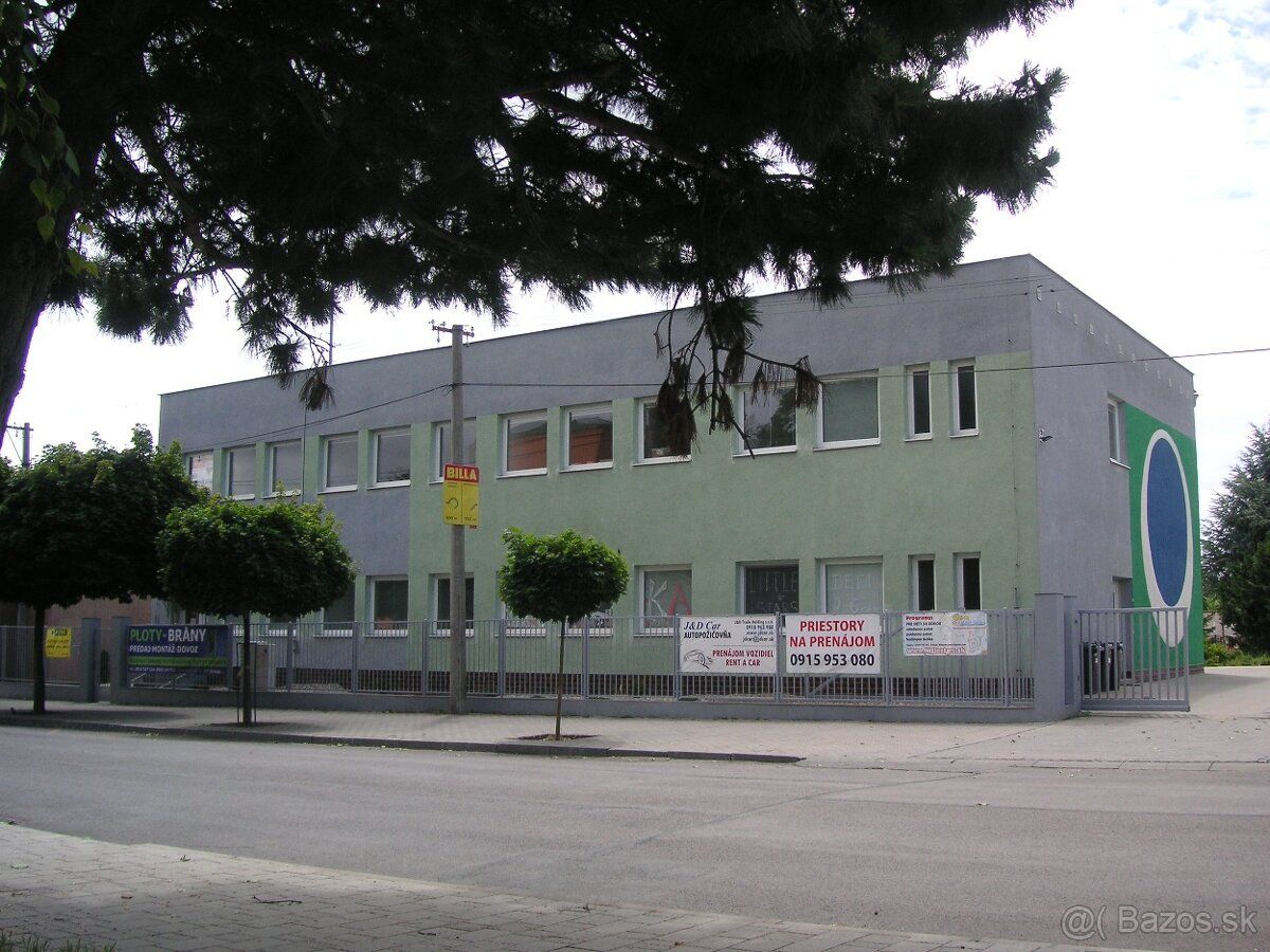 Ponúkam na prenájom 3x parkovacie miesto v centre mesta Nové