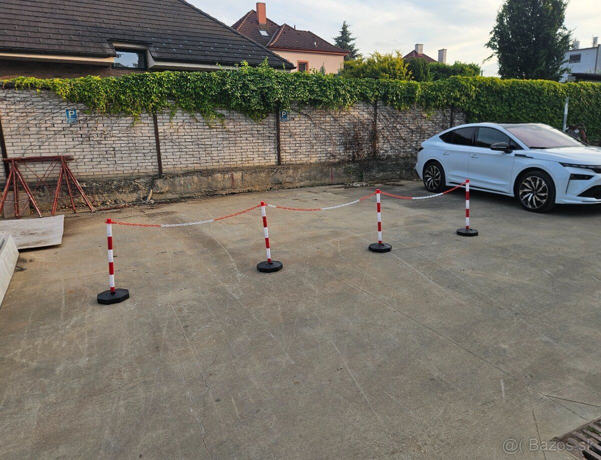 Ponúkam na prenájom 3x parkovacie miesto v centre mesta Nové
