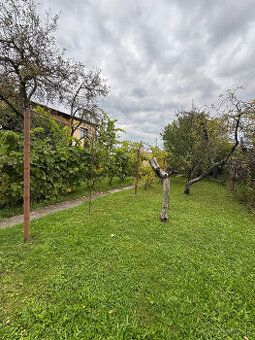 Na prodej nabízíme pozemek pro stavbu rodinného domu ve městě