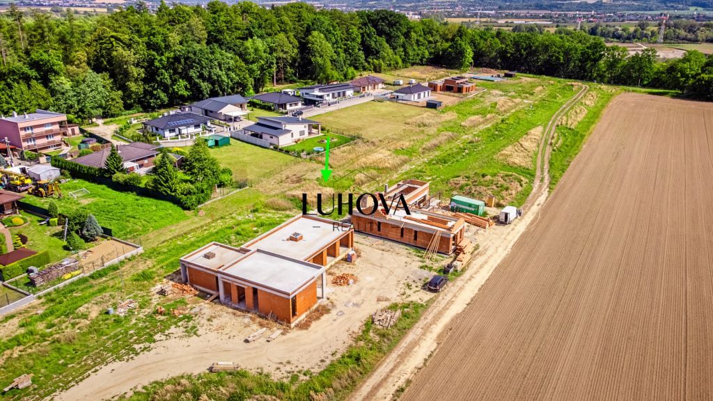 LUHOVA reality Vám výhradně nabízí k prodeji pozemek pro