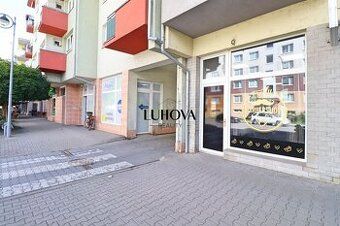 LUHOVA reality Vám výhradně nabízí k pronájmu moderní a reprezentativní nebytový prostor nacházející se v přízemí…