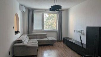 Juraj Kolárik +421 918 938 737 e-mail: V2 Real Estate jako