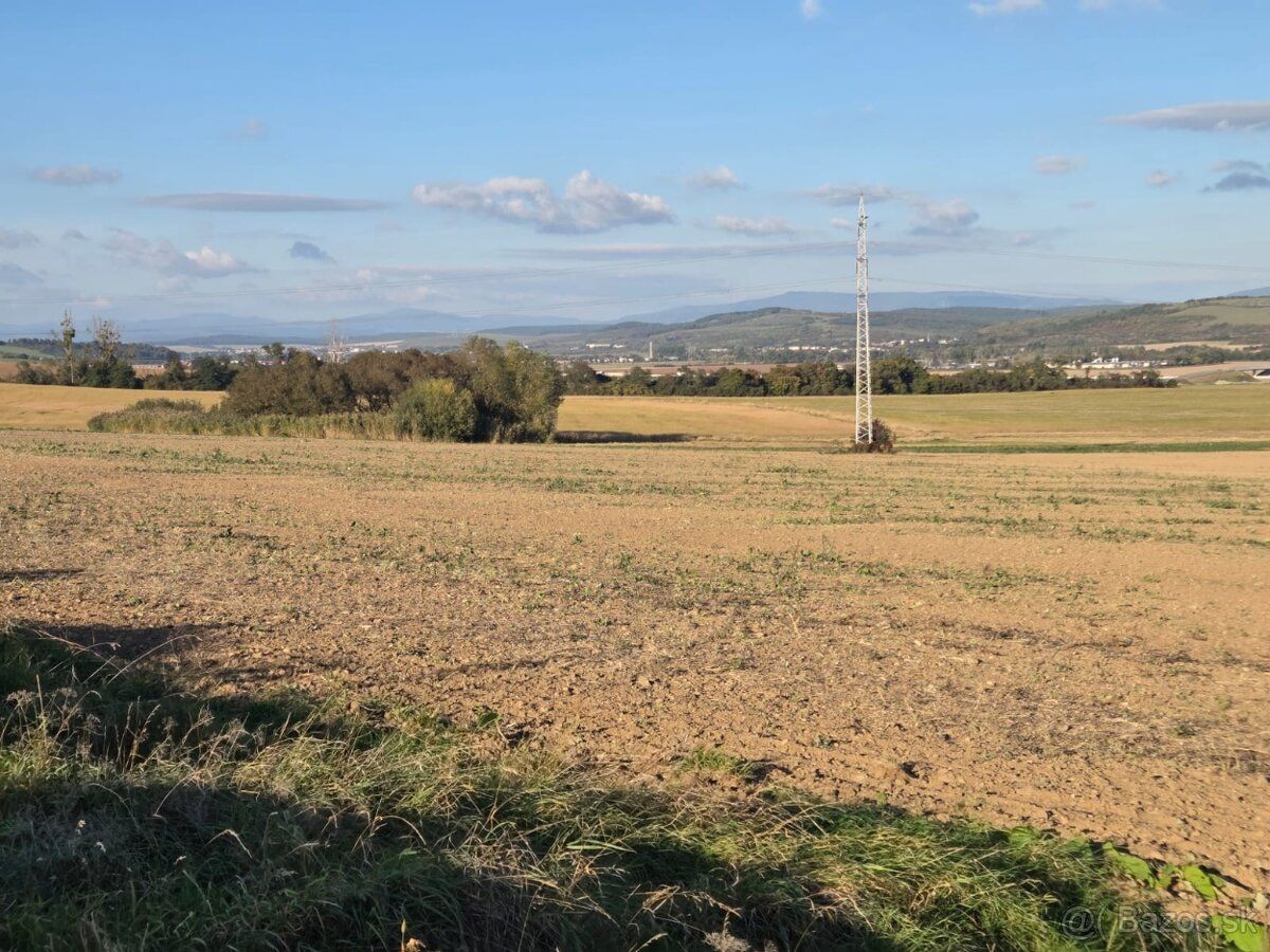 Oferujemy na sprzedaż przestronną działkę budowlaną idealną do budowy domu jednorodzinnego