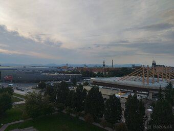 wynajmę jednopokojowe mieszkanie w Trnawie, szersze centrum. Mieszkanie jest w