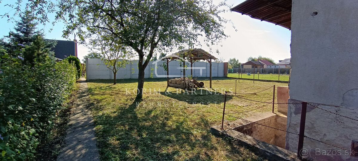 Typ: Záhrada Ulica: Tehelňa Obec: Komárno
Na oplotenom, rovi