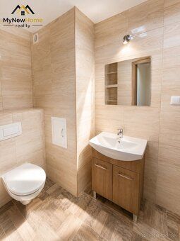 Modern 2-bedroom apartment with balcony after complete renovation