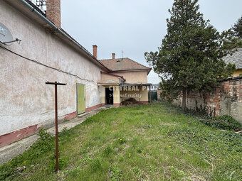 Typ: Rodinný dom Obec: Štúrovo
Ponúkame Vám na predaj  rodin