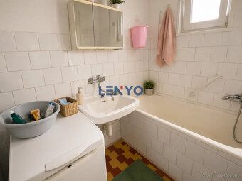 Lenyo oferuje na sprzedaż duży 3-pokojowy apartament w miejscowości Selice