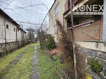 ID:3478 Ponúkame Vám na predaj priestranný poschodový rodinn