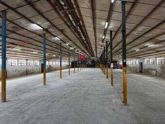 ID: 188 GE-MAX Reality oferuje do wynajęcia przestronny magazyn o powierzchni użytkowej 1 500 m², położony w…