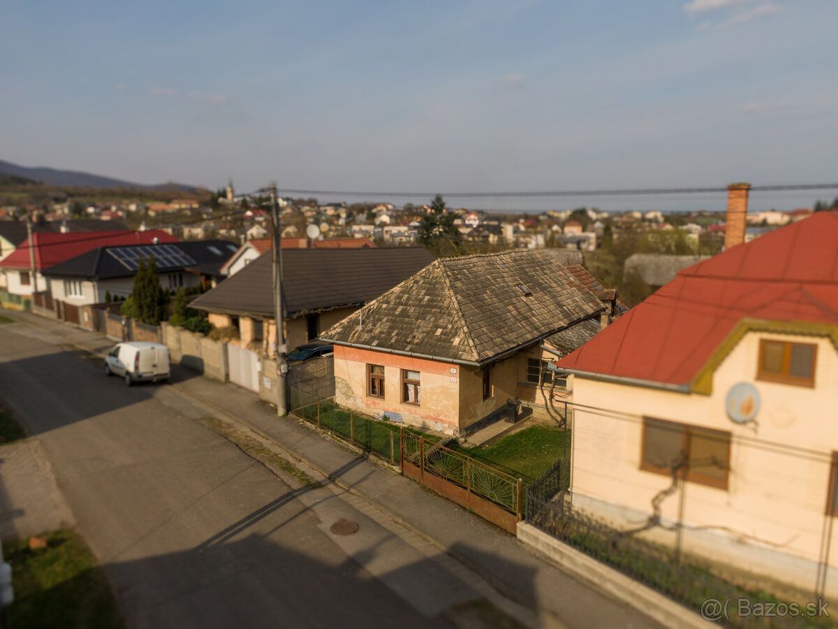 Typ: Pozemek pro rodinné domy Ulice: Okružná Obec: Zemplínská Teplica