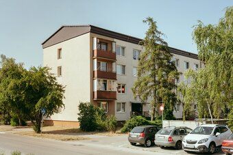 Hledáte nemovitost ve Skalici, která je v dobrém technickém stavu a připravená k okamžitému bydlení nebo pronájmu?