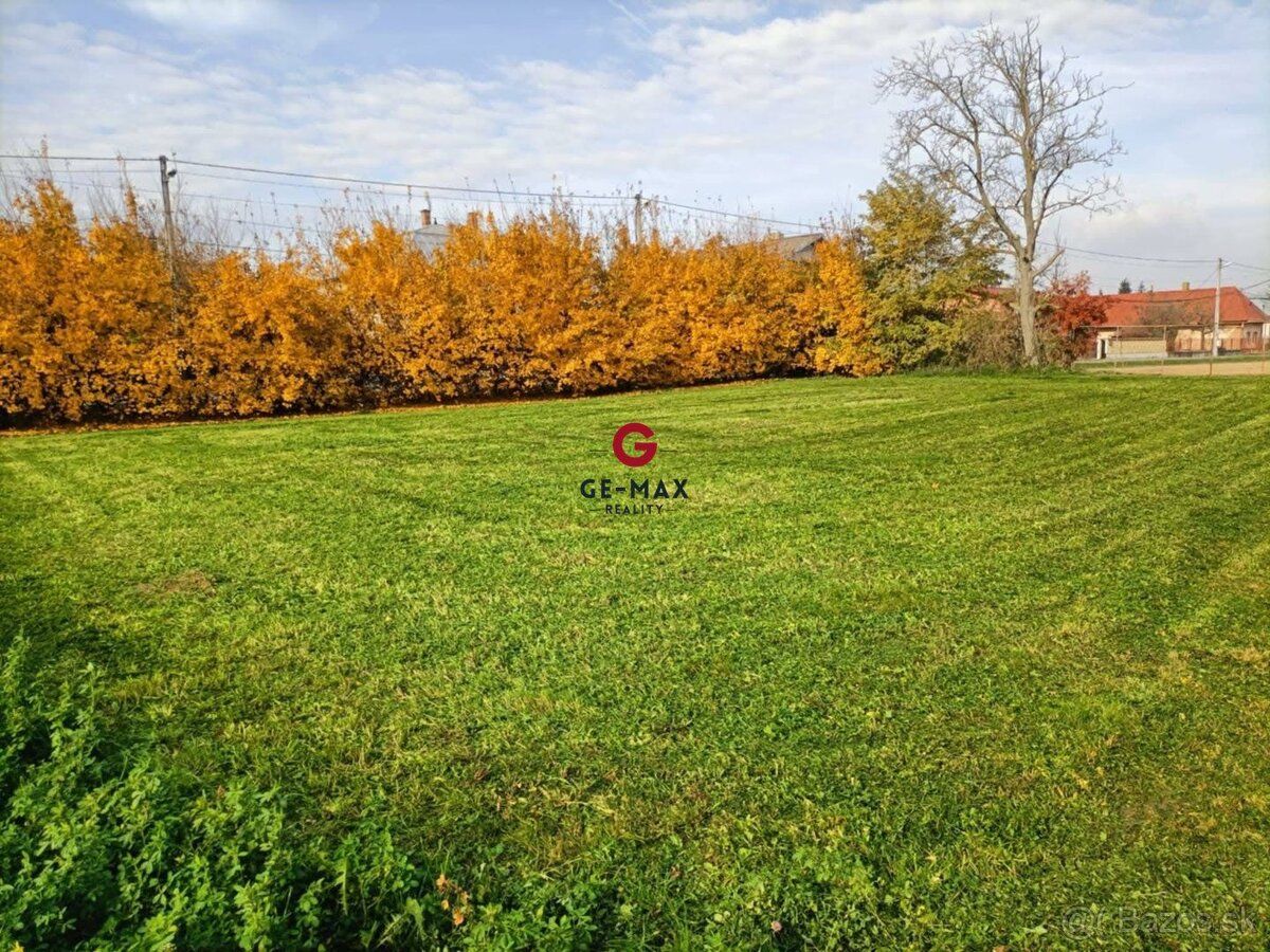ID:500 GE-MAX Reality offers for sale flat land with area of 806 m² in Michalovce city district