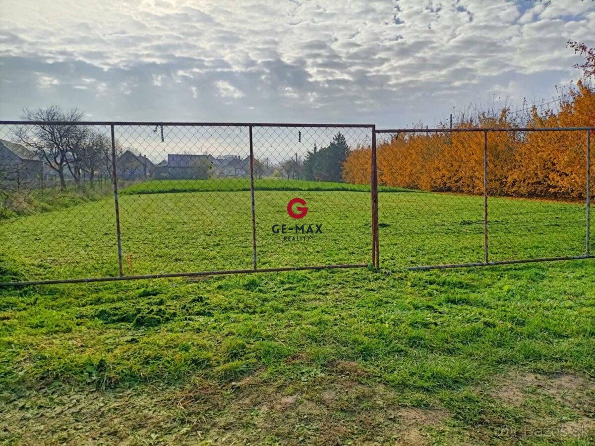ID:500 GE-MAX Reality offers for sale flat land with area of 806 m² in Michalovce city district