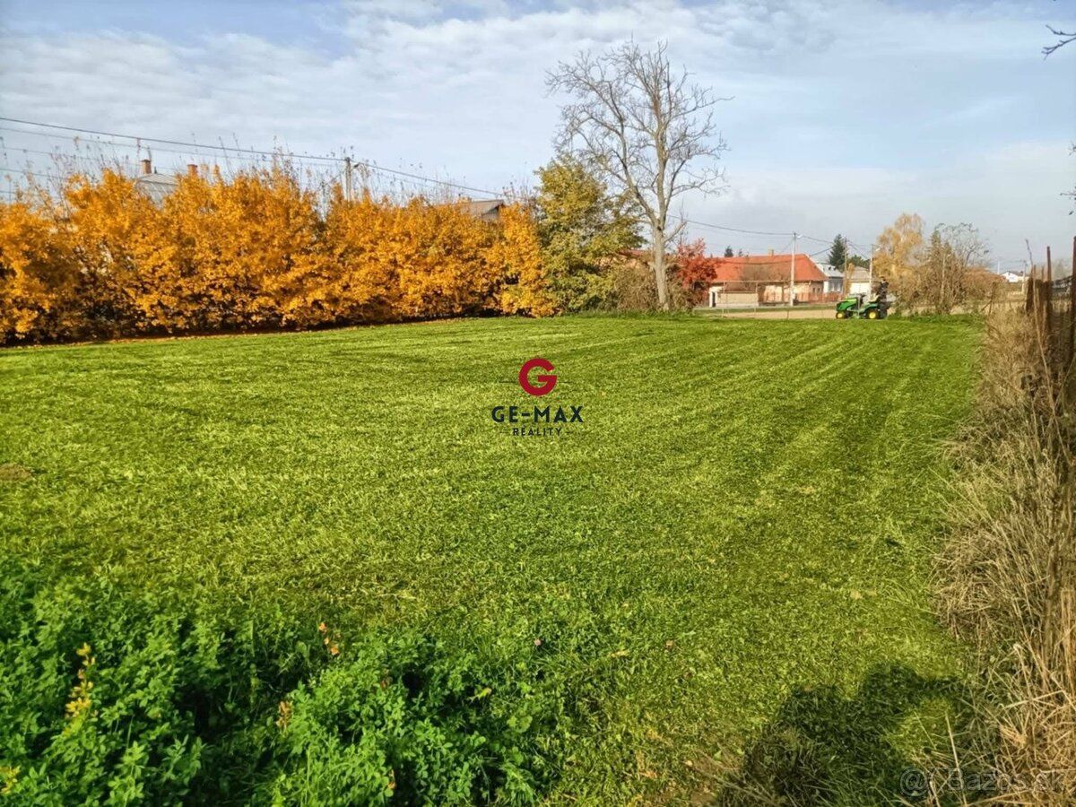 ID:500 GE-MAX Reality offers for sale flat land with area of 806 m² in Michalovce city district