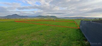 Predám pozemok s výmerou 592 m2. Pri resp. na pozemku sa nac