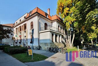 Ponúkame na prenájom vkusnú, slnečnú kanceláriu. Zariadená k
