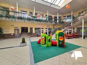 Realitná kancelária NEW LIVING
Vám ponúka na predaj obchodnú