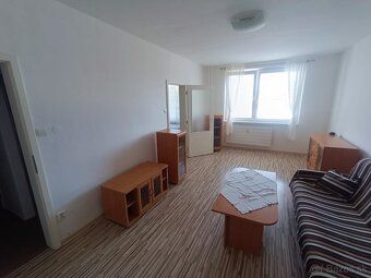Oferujemy do wynajęcia dwupokojowe mieszkanie z balkonem w Nitrze miejskiej części Czerniań.