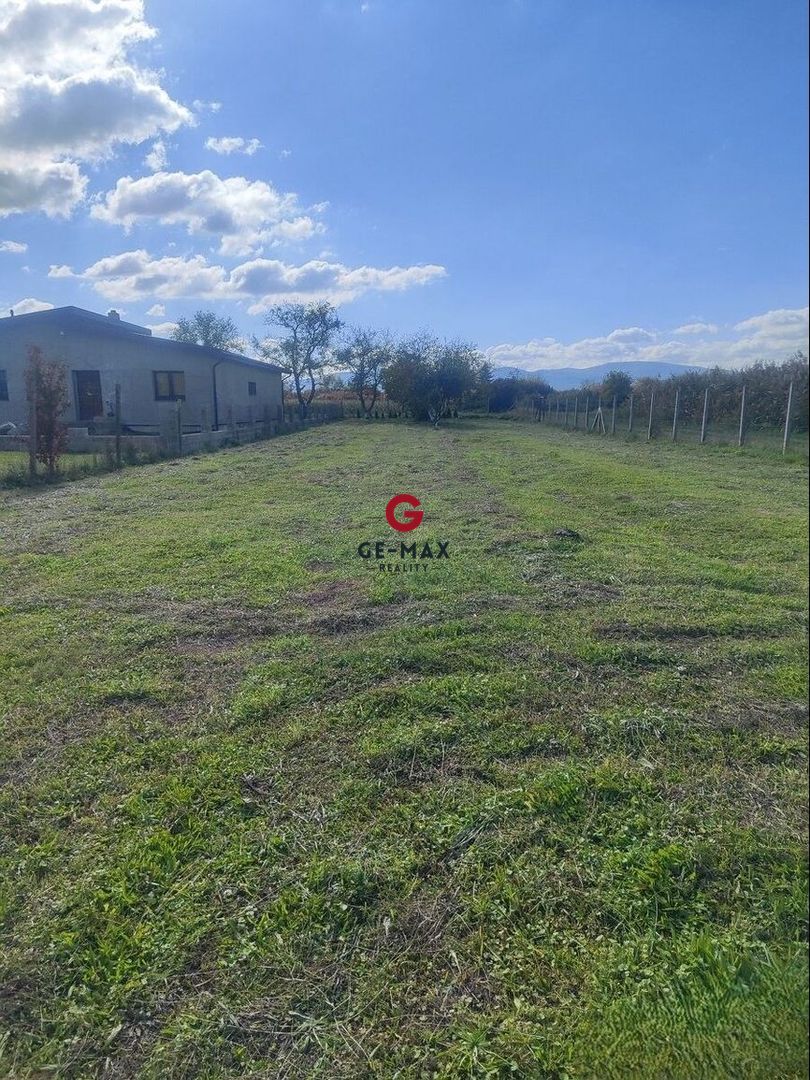 ID: 277 GE-MAX Reality nabízí k prodeji krásný, slunný pozemek