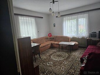 ID:550 GE-MAX Reality nabízí k prodeji přízemní 3-pokojový rodinný dům s garáží, zahradou a prostorným pozemkem v…