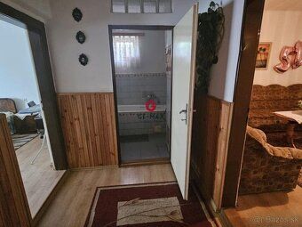 ID:550 GE-MAX Reality nabízí k prodeji přízemní 3-pokojový rodinný dům s garáží, zahradou a prostorným pozemkem v…