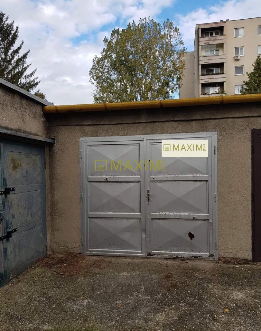 Продається гараж у міській частині Ружинов на вулиці П