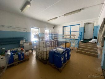 Nabízíme k pronájmu prostory vhodné pro sklad, výrobu a podnikání