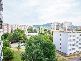 B10 пропонує на продаж повністю відремонтовану квартиру з 3 кімнатами