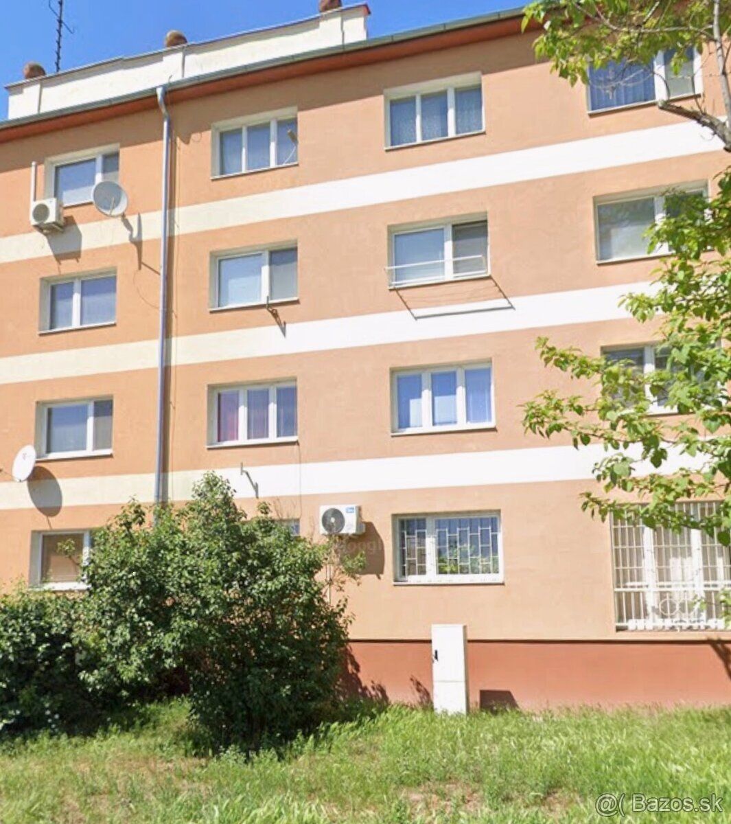 2 IZBOVÝ CIHELNÝ BYT, Komárno Budovateľská PRODEJ ● NABÍDKA ●