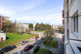 Wynajmę cichą, w pełni umeblowaną 2-garsonkę 46,43 m2 + 1