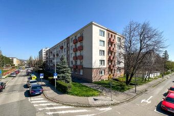 Wynajmę cichą, w pełni umeblowaną 2-garsonkę 46,43 m2 + 1