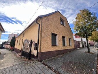 V zastúpení majiteľa ponúkame na predaj veľký slnečný 4 - iz