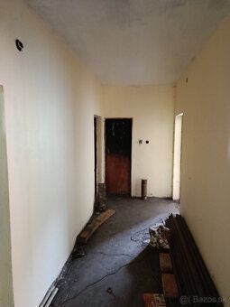 Prodám rodinný dům ve vilové čtvrti města Hriňová v klidném