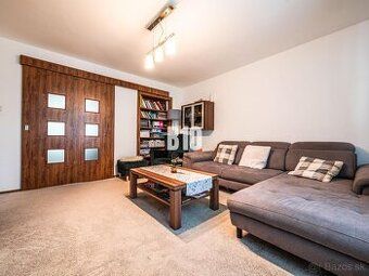 Juraj Kolárik +421 918 938 737 e-mail: V2 Real Estate jako