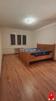 ХЕМАР (або 0915 870 350), пропоную на продаж просторий