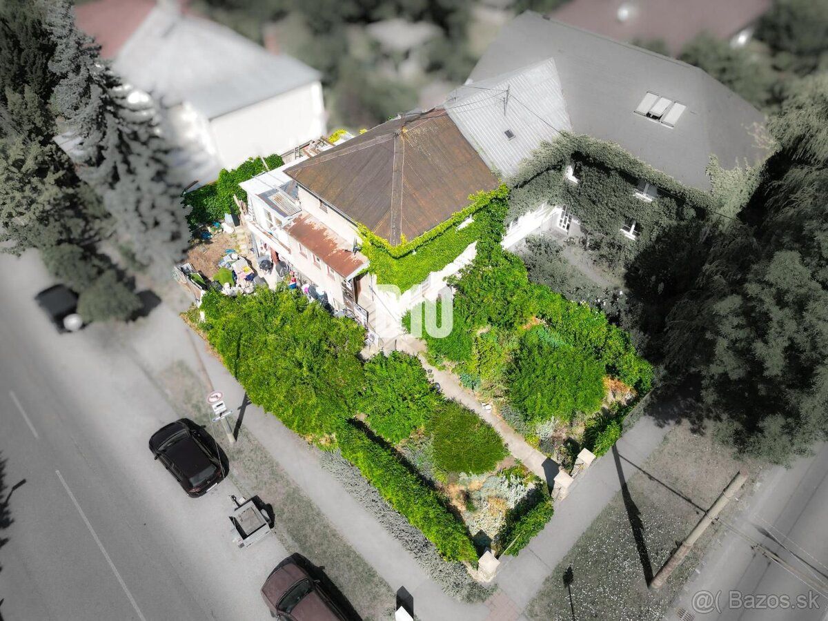 Na křižovatce ulic Gaštanová a Pri Habánskom mlyne, v