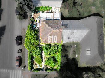 Na křižovatce ulic Gaštanová a Pri Habánskom mlyne, v
