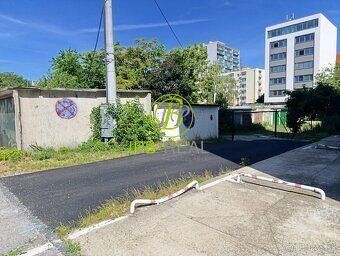 Detached garage on Koceľova Street in Ružinov district