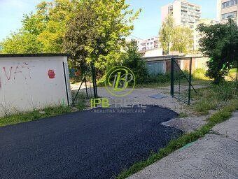 Detached garage on Koceľova Street in Ružinov district
