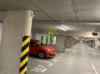 Garážové stání s sklepní kóji v projektu Grand Koliba na