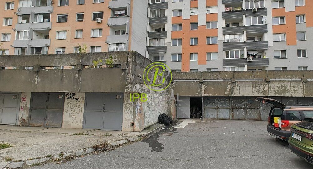 Samodzielna garaż przy ul. Dudvážskiej w Podunajskich