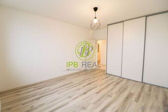 Krásny 3 izbový byt s DVOMI BALKÓNMI a garážovým státím v NO