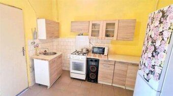 На продажбу цегляний односімейний будинок в Еґяшасгерге за
