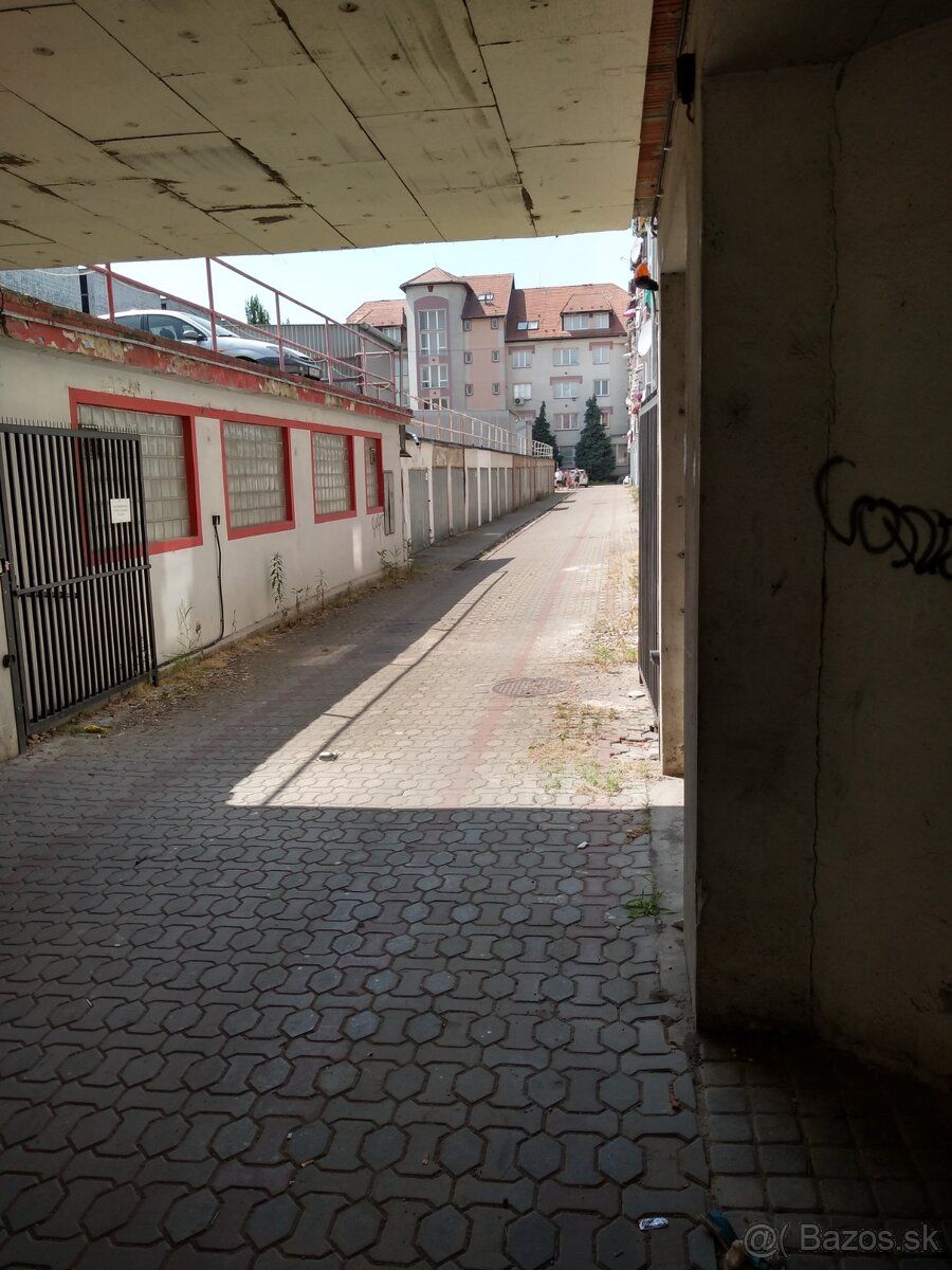Máme k prodeji garáž, Výstaviště, v osobním vlastnictví s