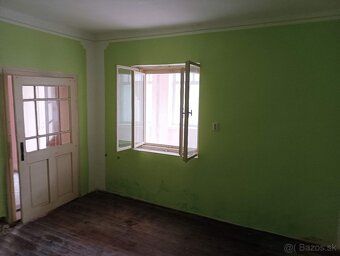 Mám k pronájmu starší dům s 3 pokoji ve ulici Okoličná na