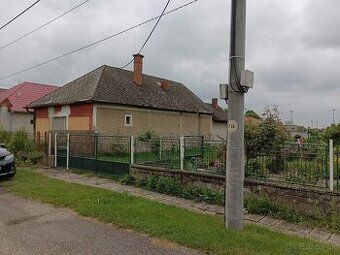 Mám k pronájmu starší dům s 3 pokoji ve ulici Okoličná na